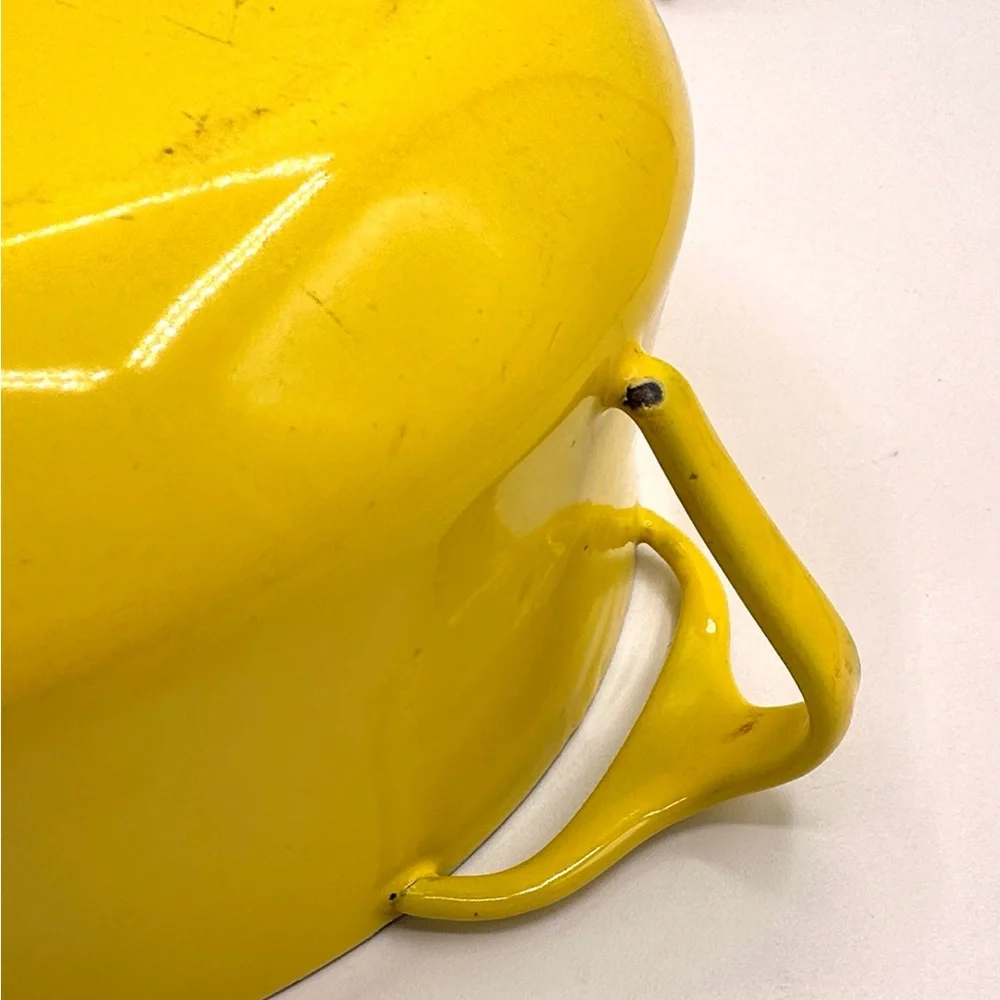 Dansk Designs Kobenstyle Yellow Enameled Dutch Oven & Lid. 2 Quart - Picture 8 of 17